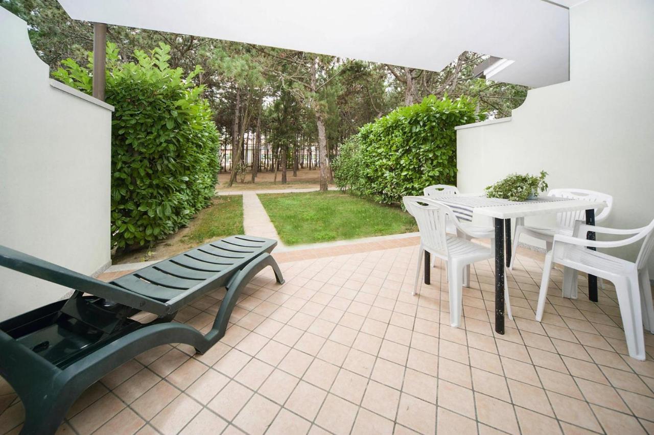 Terraced House In The Ca' Del Pino Holiday Complex With Communal Pool In 比比翁 外观 照片